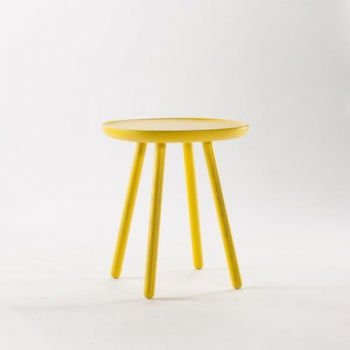 Žlutý odkládací stolek z masivu EMKO Naïve Small, ø 45 cm