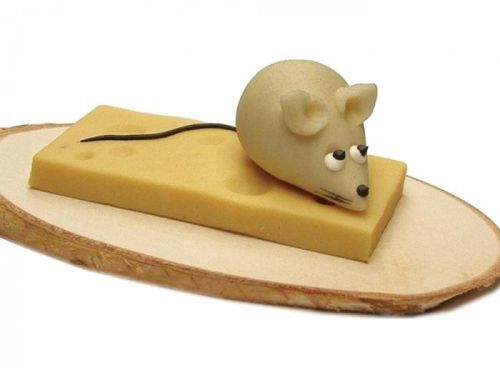 Frischmann Myš na plátku sýra - marcipánová figurka na dort