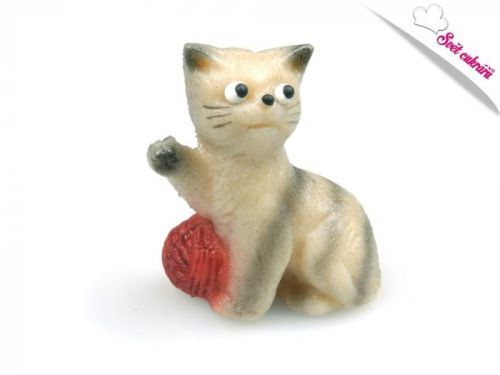 Frischmann Kočička s  klubíčkem - marcipánová figurka na dort