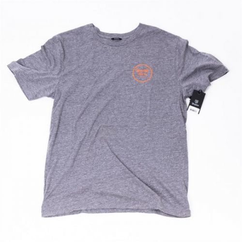 triko BRIXTON - Wheeler Iii S/S Prem Tee Heather Grey/Orange (HTGOR) velikost: M