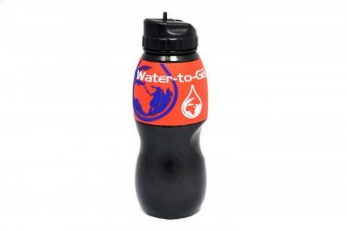 Water-to-Go filtrační láhev 75cl červená-černá (láhev s filtrem 3v1)