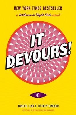 It Devours!: A Welcome to Night Vale Novel (Fink Joseph)(Pevná vazba)