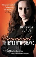 Summoned to Thirteenth Grave (Jones Darynda)(Paperback / softback)