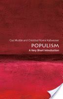 Populism: A Very Short Introduction (Mudde Cas)(Paperback)