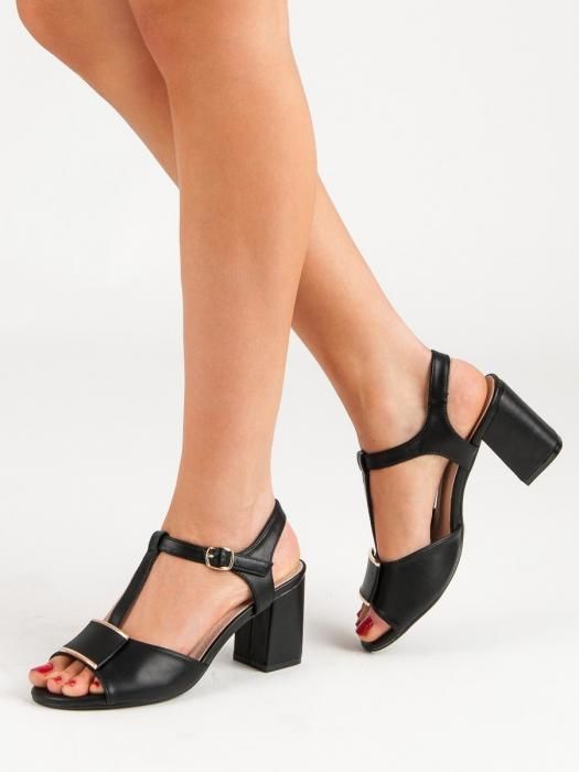 Klasické černé  sandály dámské na širokém podpatku