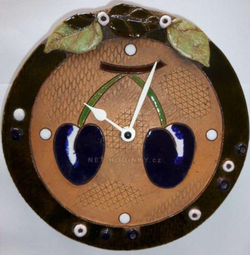 autorské hodiny Nástěnné hodiny keramické - motiv švestky keramické hodiny švestky 1