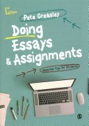 Doing Essays and Assignments - Essential Tips for Students (Greasley Pete)(Paperback)