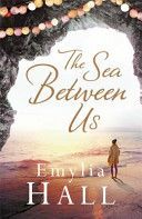 Sea Between Us (Hall Emylia)(Paperback)