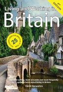 Living and Working in Britain(Paperback)