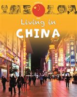 Living in Asia: China (Lynch Annabelle)(Paperback / softback)