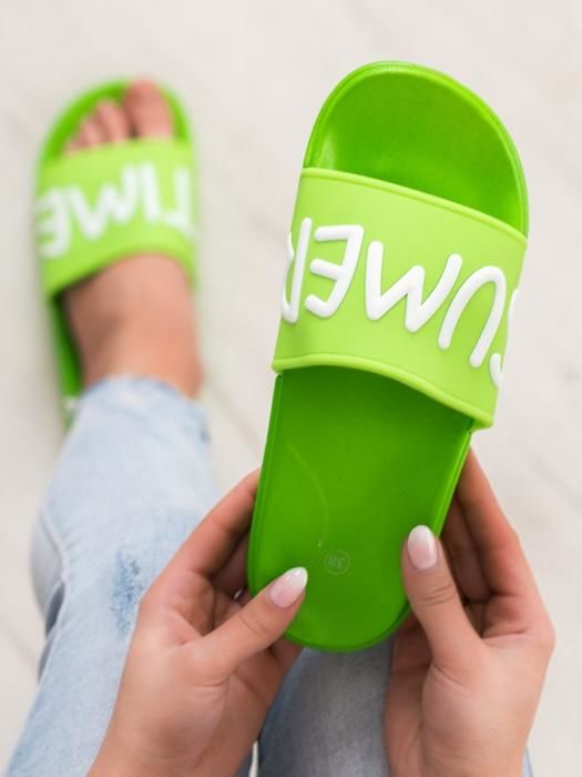 Komfortní zelené  nazouváky dámské bez podpatku