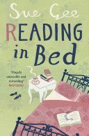 Reading in Bed (Gee Sue)(Paperback)