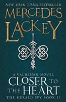Closer to the Heart (Lackey Mercedes)(Paperback)
