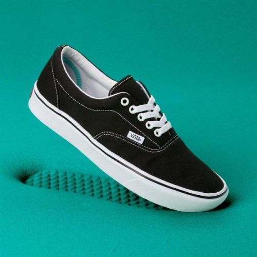 boty VANS - Comfycush Era (Classic) Black/True Whit (VNE) velikost: 35