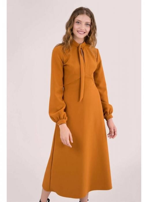 Midu šaty s D-Ring límcem hořčicové barvy