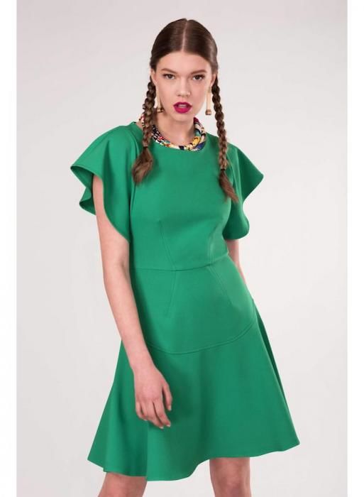 Volánkové šaty v zelené barvě