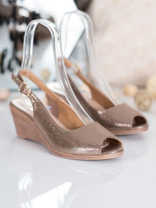 Klasické  sandály dámské zlaté na klínku