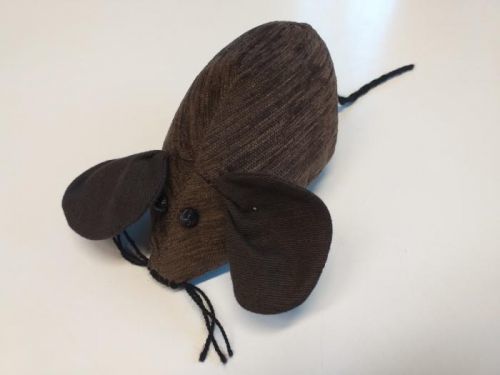 CEDR Myška textilní hnědá 17 cm x 9 cm