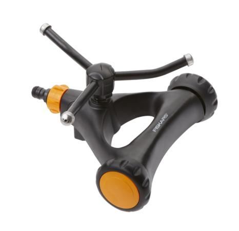 Vířivý zavlažovač, kovový s kolečky Fiskars 1023657