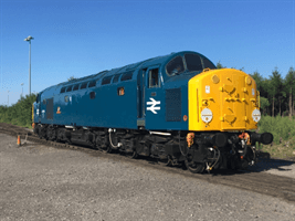 Class 40 Locomotives (Thomas Simon)(Paperback / softback)