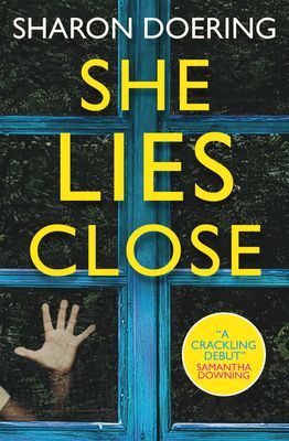 She Lies Close (Doering Sharon)(Paperback / softback)