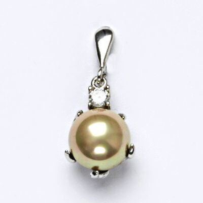 ČIŠTÍN s.r.o Stříbrný přívěšek s um. perlou, přívěsek ze stříbra, perla champagne se skutečným perleťovým leskem P 1190/22 4237