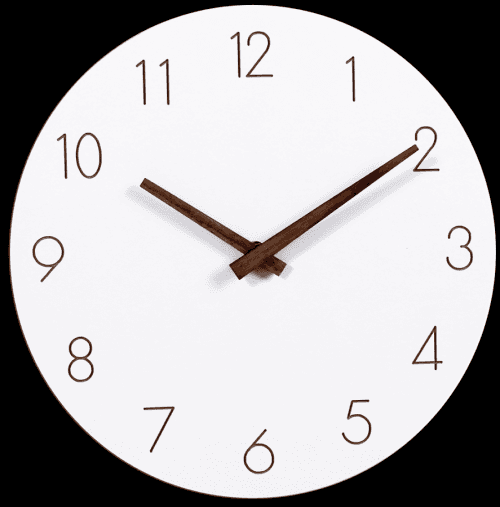 Velmi elegantní dřevěné hodiny. Indexy a číslice jsou vyryté do těla hodin. Jedinečnost hodin podtrhují dřevěné ručičky. Ručičky vyžadují vlastní montáž dle přiloženého návod A