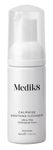 Medik8 Calmwise Soothing Cleanser - Ultra jemná chlorofylová čisticí pěna pro citlivou pleť 40ml (cestovní balení)