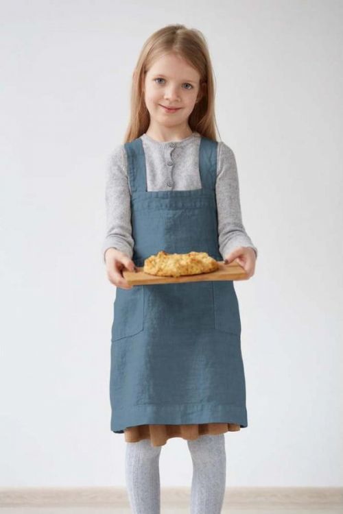 Dětská modrá lněná zástěra Linen Tales Pinafore, 60 x 34 cm